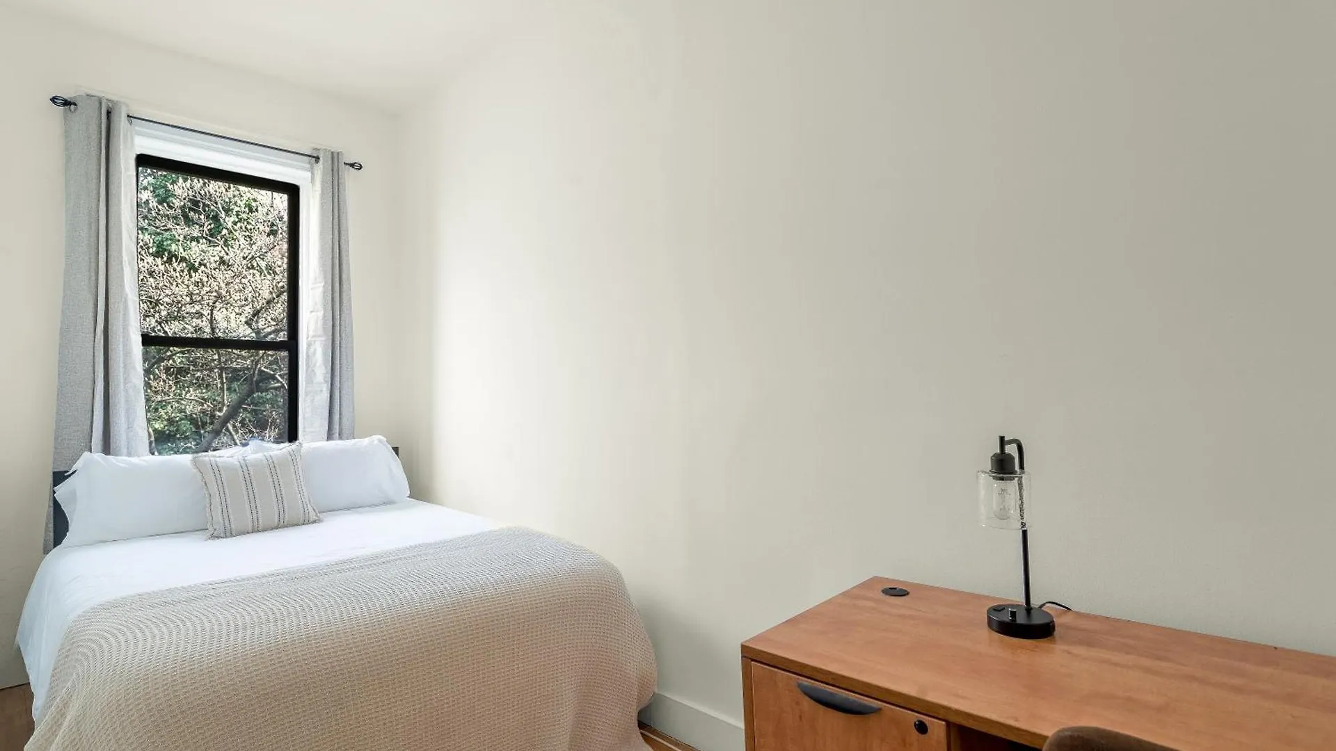 Best Location In Nyc! 1Bd Steps From Central Park Нью-Йорк США